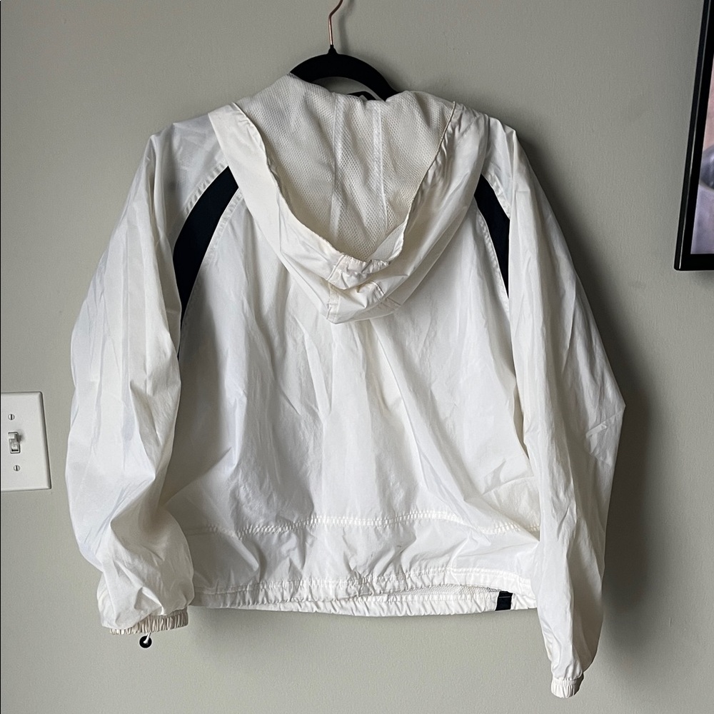 Vintage Nike White and Black Rain Jacket - Picture 5 of 5